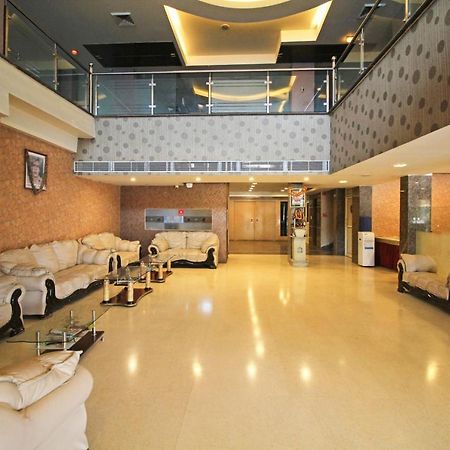 Capital O 7331 Hotel Downtown New Delhi Exterior foto