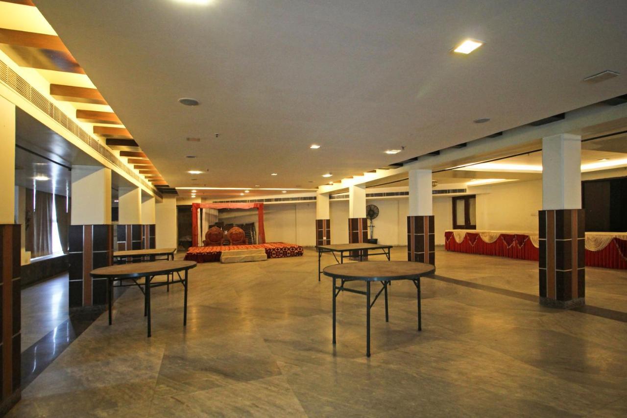 Capital O 7331 Hotel Downtown New Delhi Exterior foto