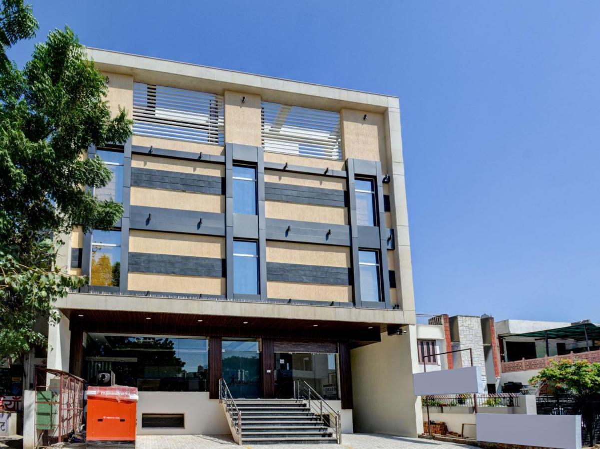 Capital O 7331 Hotel Downtown New Delhi Exterior foto
