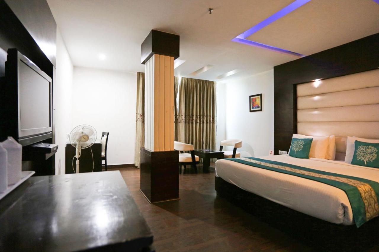 Capital O 7331 Hotel Downtown New Delhi Exterior foto