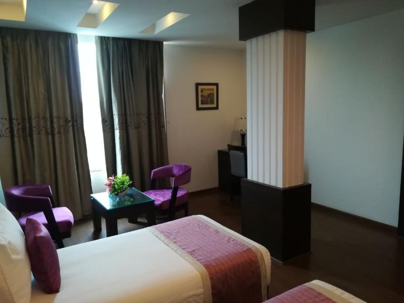 Capital O 7331 Hotel Downtown New Delhi Exterior foto