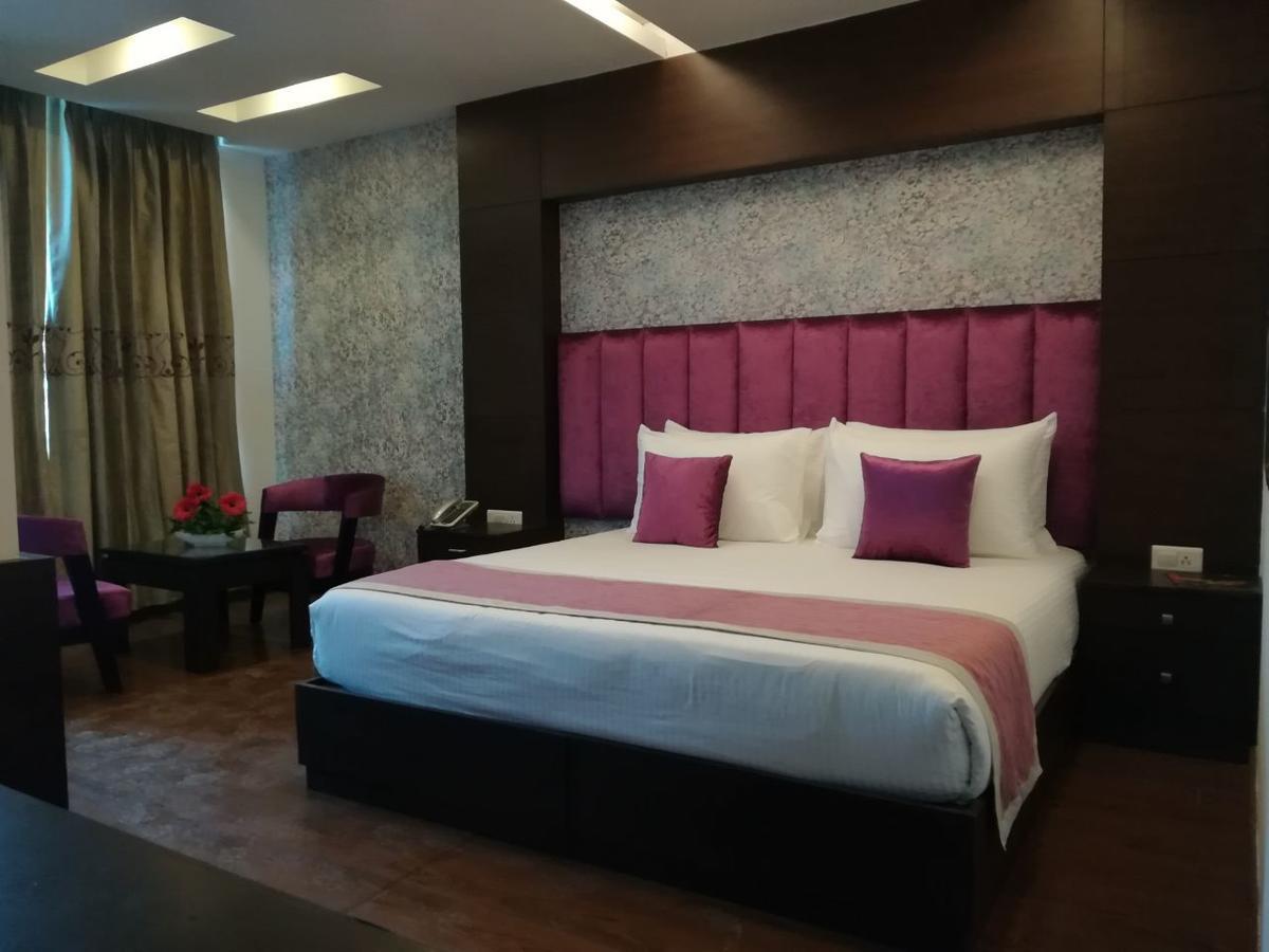 Capital O 7331 Hotel Downtown New Delhi Exterior foto