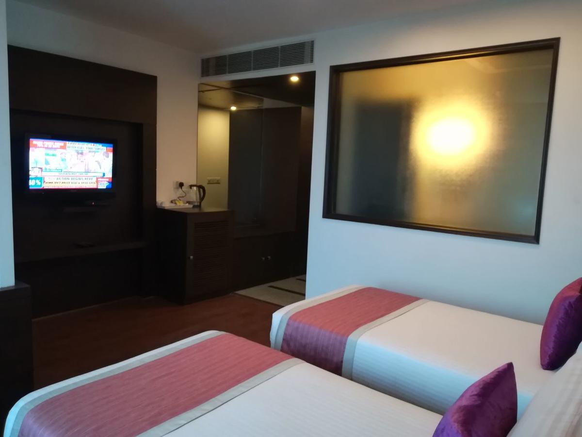 Capital O 7331 Hotel Downtown New Delhi Exterior foto