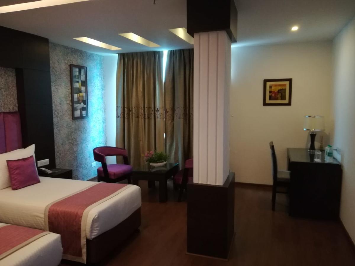 Capital O 7331 Hotel Downtown New Delhi Exterior foto
