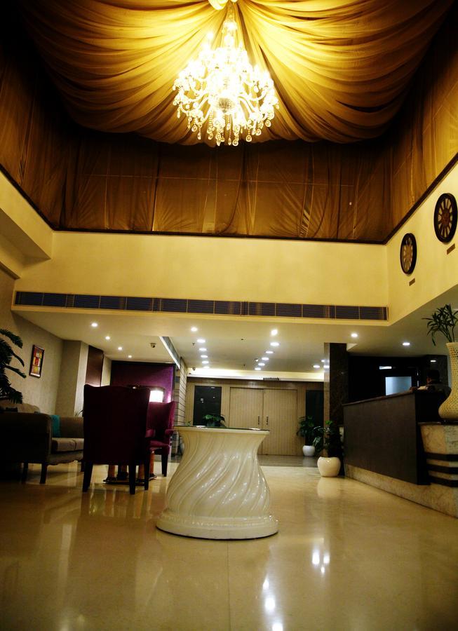 Capital O 7331 Hotel Downtown New Delhi Exterior foto
