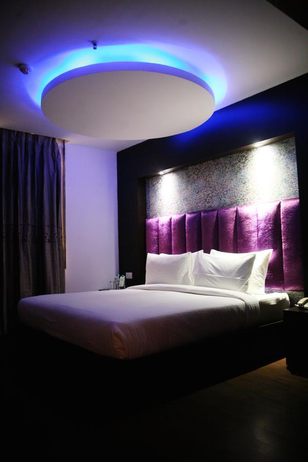 Capital O 7331 Hotel Downtown New Delhi Exterior foto