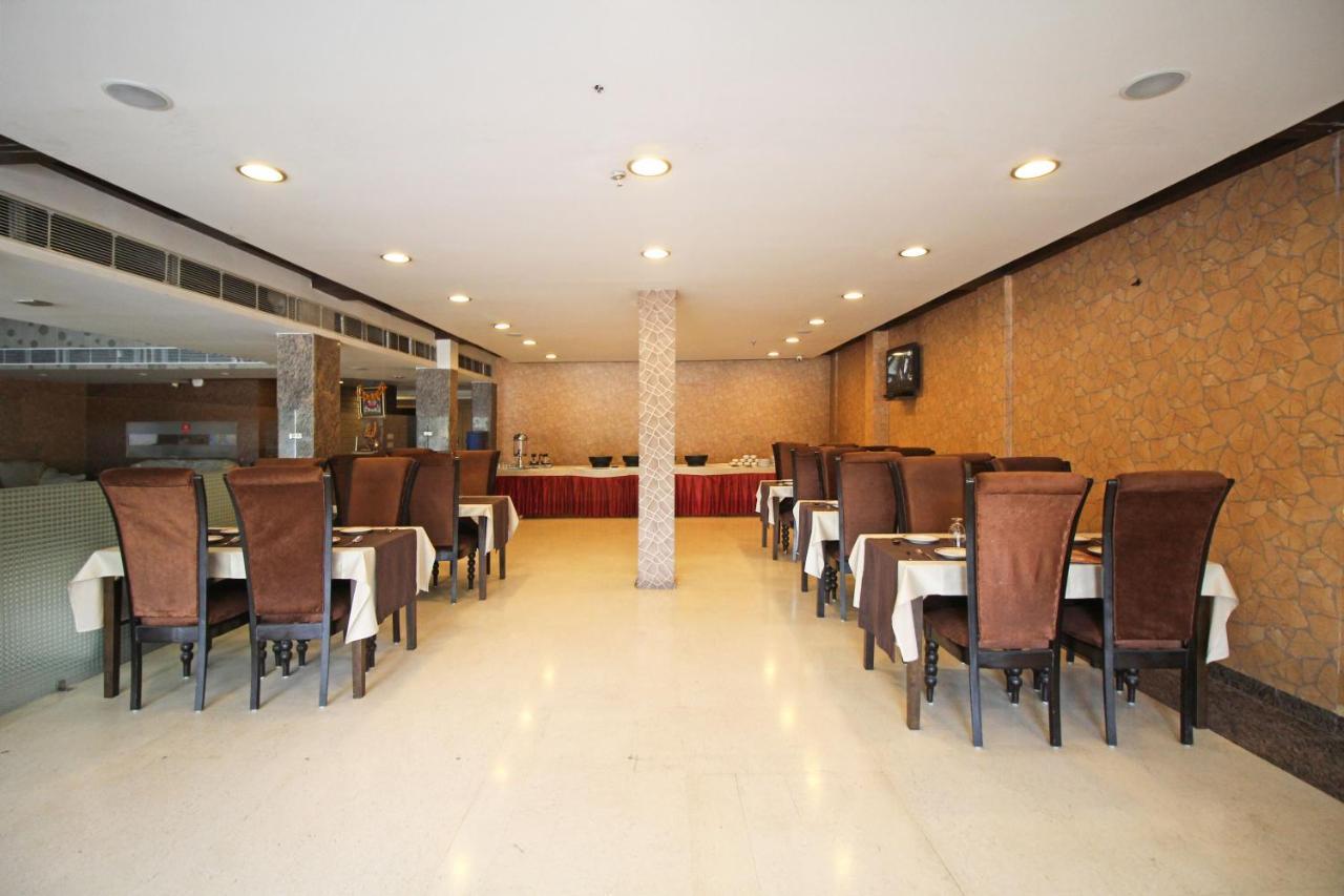 Capital O 7331 Hotel Downtown New Delhi Exterior foto