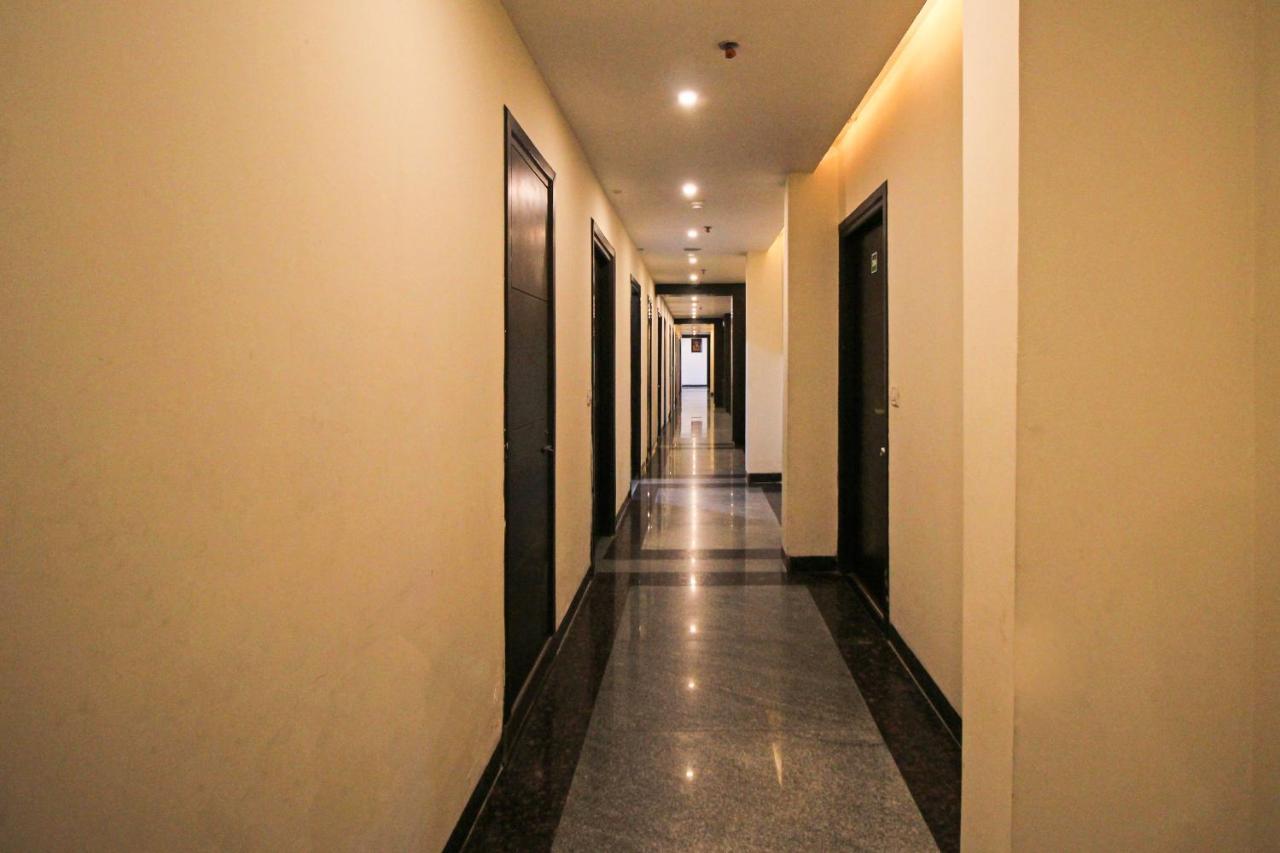 Capital O 7331 Hotel Downtown New Delhi Exterior foto